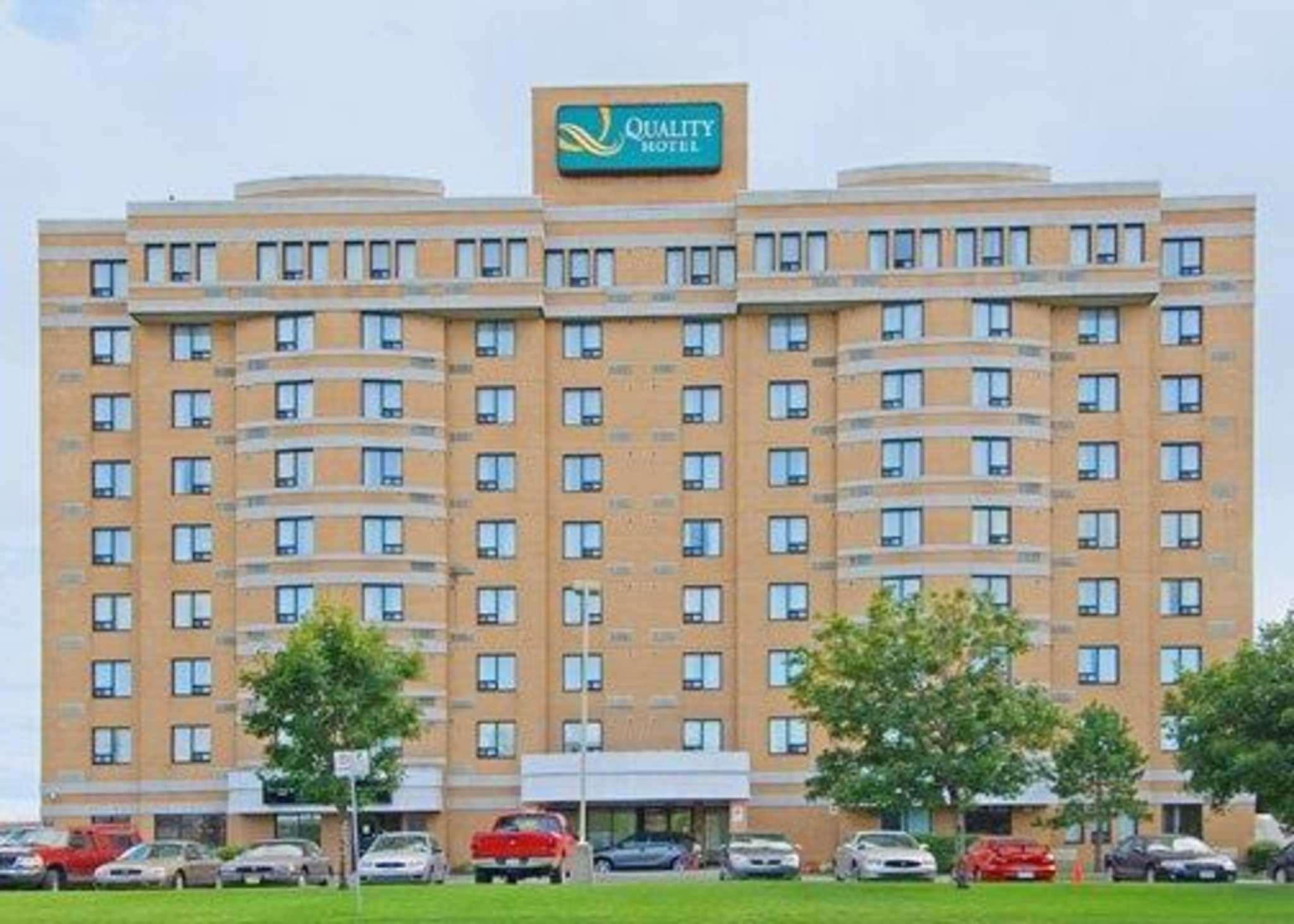 Quality Inn And Suites Montreal East Exterior photo